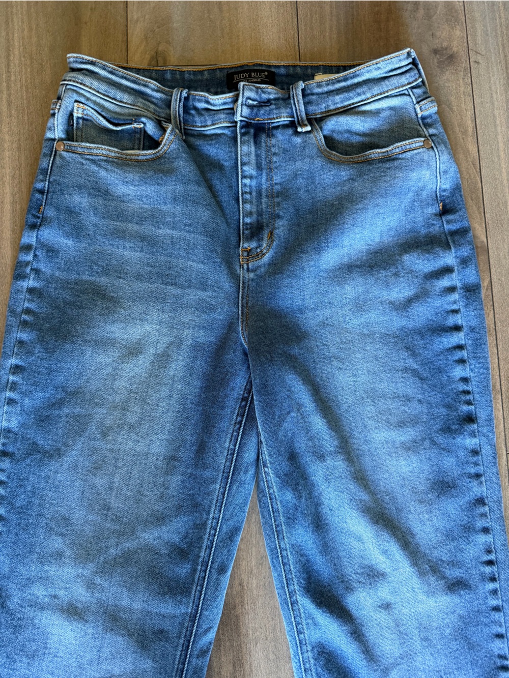 Judy Blue Straight Leg Medium Blue Jeans - Picture 2 of 12